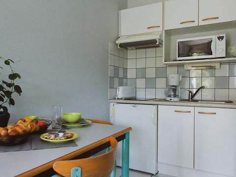 STUDIO 3 personnes - BALCON TV