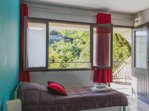STUDIO 3 personnes - BALCON TV