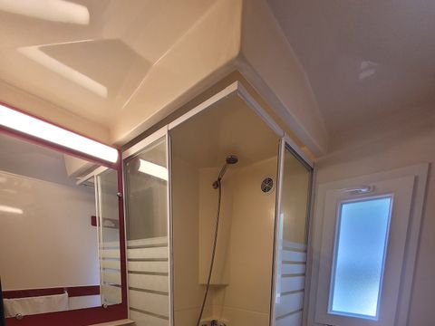MOBILHOME 6 personnes - 4/6 Confort avec terrasse + Climatisation + TV 40m²