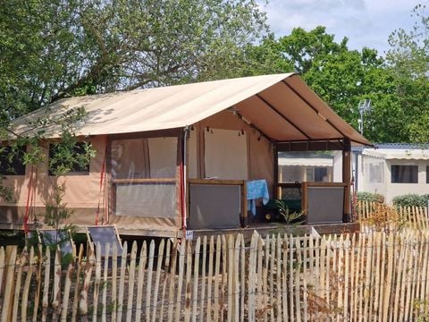TENTE TOILE ET BOIS 5 personnes - LODGE (SANS SANITAIRES)