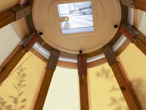 HÉBERGEMENT INSOLITE 4 personnes - TIPI SANS SANITAIRES