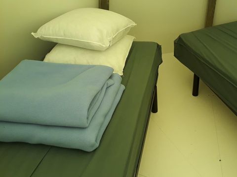 HÉBERGEMENT INSOLITE 4 personnes - TIPI SANS SANITAIRES