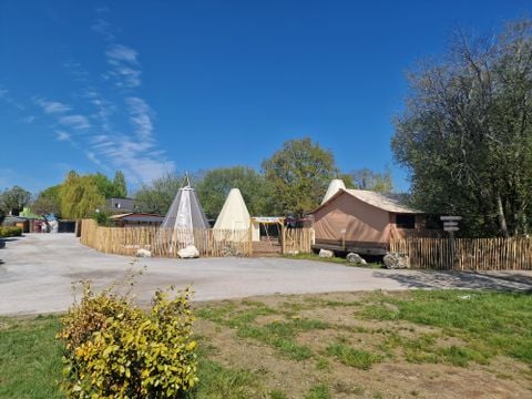 HÉBERGEMENT INSOLITE 4 personnes - Tipi 4 pers