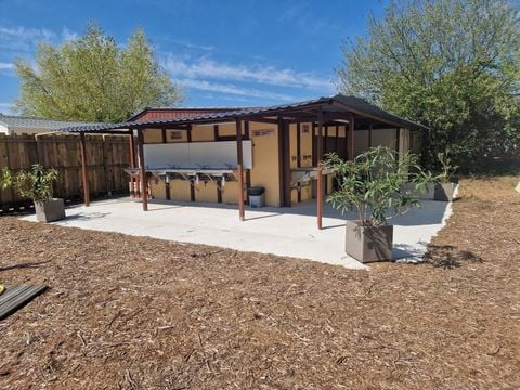 HÉBERGEMENT INSOLITE 4 personnes - TIPI SANS SANITAIRES