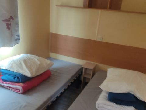 MOBILHOME 4 personnes - O4 pers. (sans draps ni serviettes)