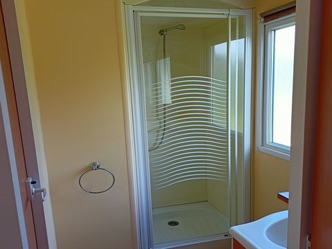 MOBILHOME 4 personnes - O4 pers. (sans draps ni serviettes)