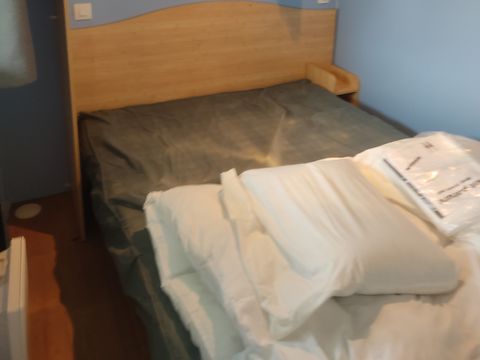 MOBILHOME 4 personnes - 4 (sans draps ni serviettes)