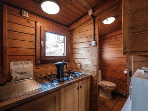 HÉBERGEMENT INSOLITE 2 personnes - CABAÑA DE MADERA BASIC FAMILY