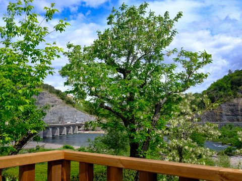 HÉBERGEMENT INSOLITE 2 personnes - Tente bivouac plus + terrasse et frigo