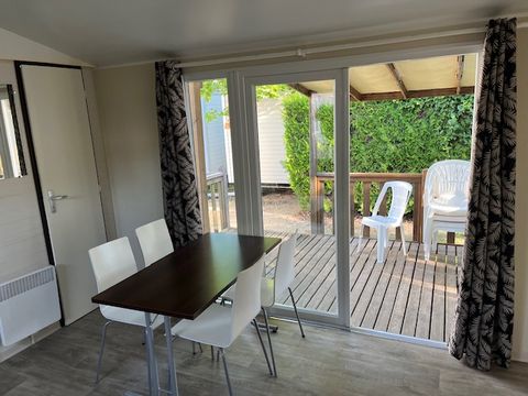 MOBILHOME 5 personnes - Standard 32 m² 2 chambres + terrasse 12m² semi-couverte (9m²)