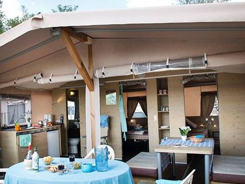 Tente en toile et en bois 5 personnes - Super Lodge | 2 Ch. | 4/5 Pers.