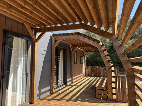 MOBILHOME 6 personnes - TAOS Luxe 40m2 terrasse couverte + Jacuzzi privatif - 6 pers 3 chambres 2 sdb - clim