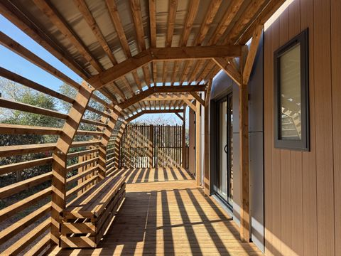 MOBILHOME 4 personnes - TAOS Luxe 35m2 terrasse couverte + Jacuzzi privatif - 4 pers 2 chambres 2 sdb - clim