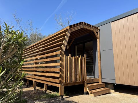 MOBILHOME 4 personnes - TAOS Luxe 35m2 terrasse couverte + Jacuzzi privatif - 4 pers 2 chambres 2 sdb - clim