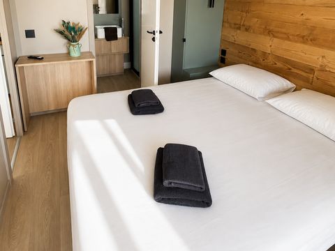 CHALET 4 personnes - Luxe FABRE 4 pers. 2 ch. 2 sdb. 1/4 pers. (possibilité jacuzzi privatif en option)