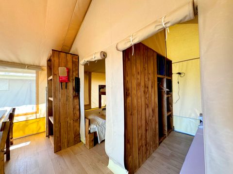 Tente en toile et en bois 5 personnes - Klahari Lodge
