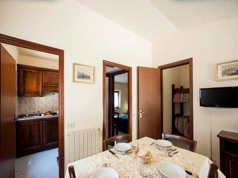 APPARTEMENT 5 personnes - (2 personnes incluses - 3 personnes supplémentaires possibles moyennant un supplément, veuillez contacter le camping)