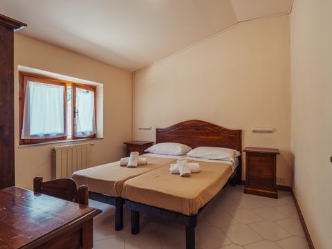 APPARTEMENT 2 personnes - (2 personnes incluses - 3 personnes supplémentaires possibles moyennant un supplément, veuillez contacter le camping)