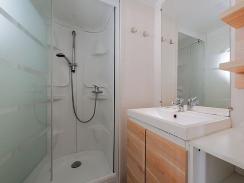 MOBILHOME 6 personnes - (2 personnes incluses - 4 personnes supplémentaires possibles avec supplément, veuillez contacter le camping)