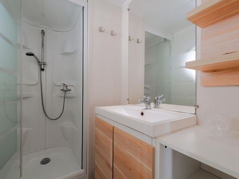 MOBILHOME 6 personnes - (2 personnes incluses - 4 personnes supplémentaires possibles avec supplément, veuillez contacter le camping)
