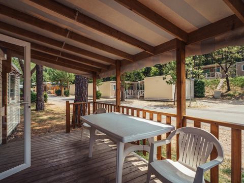 MOBILHOME 6 personnes - (2 personnes incluses - 4 personnes supplémentaires possibles avec supplément, veuillez contacter le camping)