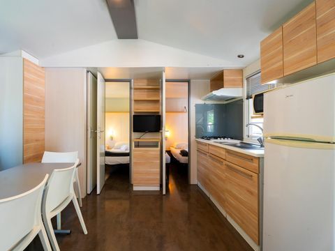 MOBILHOME 6 personnes - (2 personnes incluses - 4 personnes supplémentaires possibles avec supplément, veuillez contacter le camping)