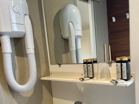 MOBILHOME 2 personnes - (2 personnes incluses - 2 personnes supplémentaires possibles moyennant un supplément, veuillez contacter le camping)