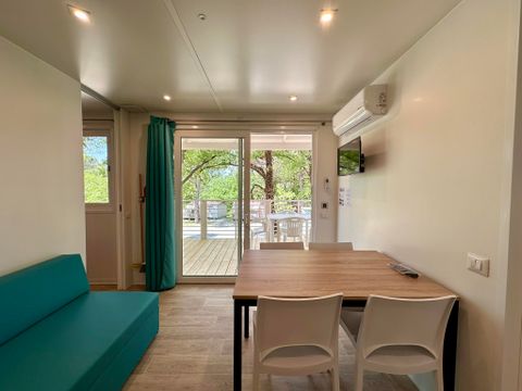 MOBILHOME 2 personnes - Mobil-home Premium avec 2 chambres - 2 salles de bain (2 personnes incluses - 2 personnes supplémentaires possibles moyennant supplément, veuillez contacter le camping)