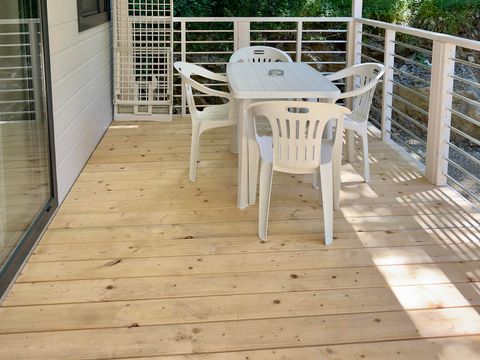 Mobilhome 2 personnes - Luxe avec 2 chambres - 2 salles de bain - 2 personnes incluses - 2 personnes supplémentaires possibles avec supplément - Veuillez contacter le camping