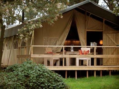 Tente en toile et en bois 4 personnes - Corsica Lodge, 2 chambres - arrivée le samedi en haute saison