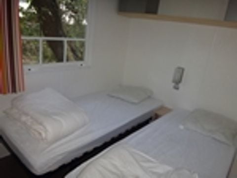 MOBILHOME 6 personnes - 3 chambres - arrivée le samedi en haute saison
