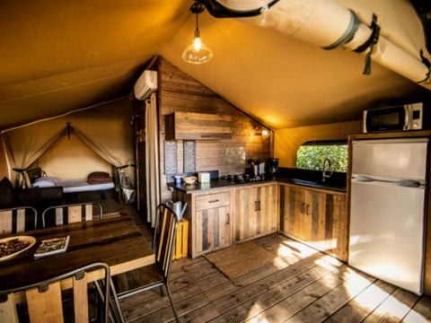Tente en toile et en bois 5 personnes - Corsica Lodge, 2 chambres - arrivée le samedi en haute saison