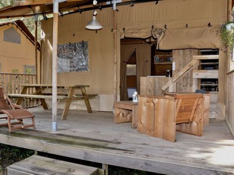 TENTE TOILE ET BOIS 8 personnes - Corsica Lodge 3 chambres - arrivée le samedi en haute saison