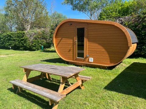 HÉBERGEMENT INSOLITE 4 personnes - Hutte étape nature