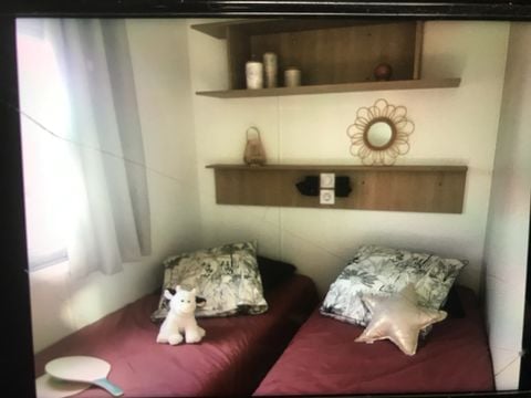 MOBILHOME 5 personnes - 2 chambres premium 32m2 avec terrasse couverte de 18m2 lave vaisselle ,2 transats