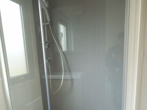 MOBILHOME 2 personnes -  solo 1 chambre Premium 22m2 avec terrasse couverte 10m2 (lit 160 * 200)
