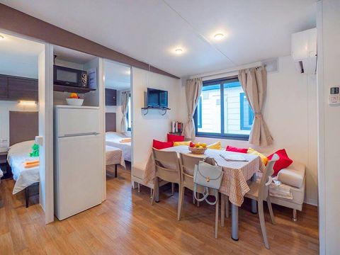 MOBILHOME 6 personnes - Mobil-home | Premium | 3 Ch. | 6 Pers. | Terrasse surélevée | Clim. | TV
