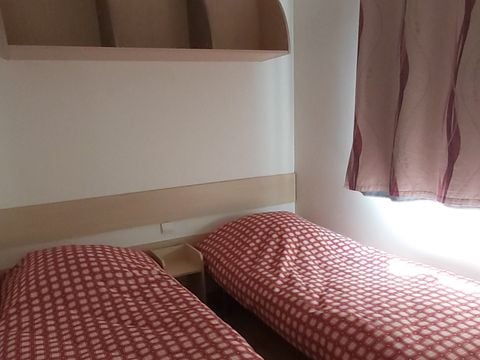 MOBILHOME 6 personnes - TV - DRAPS - BBQ