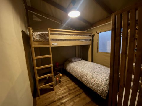 Tente en toile et en bois 5 personnes - Tente Lodge 32 m2 2 ch 4/5 pers