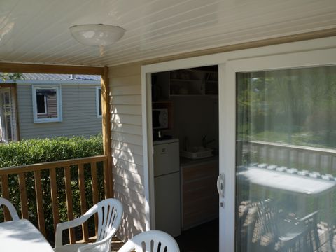 MOBILHOME 4 personnes - Mobil-home Standard 24m² 2 chambres + terrasse couverte 7m² + bord de Loire + TV