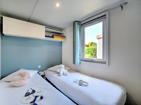 MOBILHOME 4 personnes - NEW//HomeFlower Premium 29m² 2chambres + Clim + Terrasse semi-couverte +TV+LV+ Draps+Serviettes