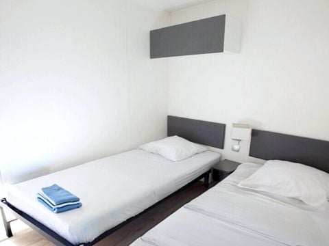 MOBILHOME 4 personnes - Premium 40m² 2 chambres + CLIM + TV + terrasse panoramique + draps + serviettes