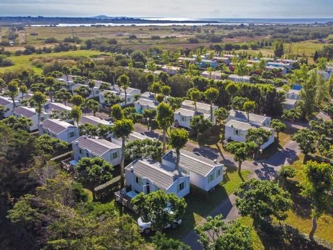 MOBILHOME 6 personnes - 2 chambres 4/6 places terrasse semi-couverte TV sans clim