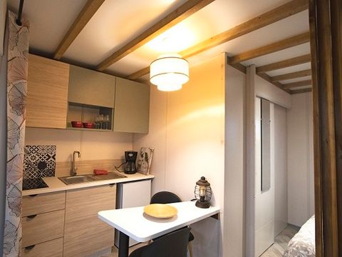 CHALET 2 personnes - Confort 16m² - 1 chambre + Terrasse couverte + Clim réversible + TV