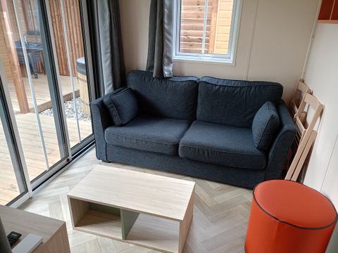 CHALET 4 personnes - Confort 35m² - 2 chambres + Terrasse couverte + Clim réversible + TV