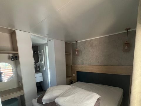 MOBILHOME 4 personnes - Premium 40m² - 2 chambres + Terrasse couverte + Clim réversible + TV