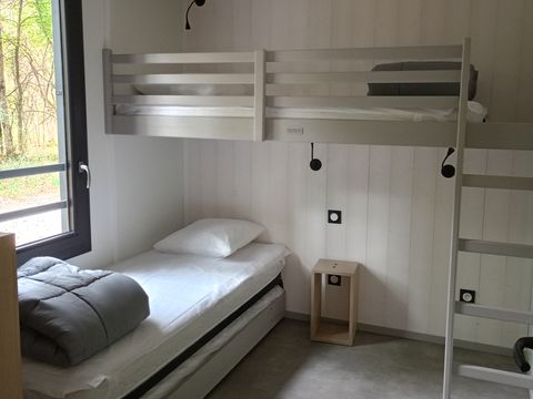 CHALET 4 personnes - SPA Confort 35m² - 2 chambres + Terrasse couverte + Clim réversible + TV