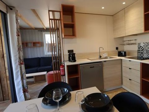 CHALET 6 personnes - SPA Confort 42m² - 3 chambres + Terrasse couverte + Clim réversible + TV