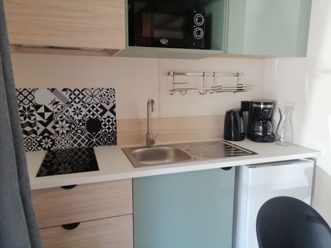 MOBILHOME 8 personnes - Premium - 4 chambres - 3 salles de bain + Terrasse couverte + Clim réversible + TV