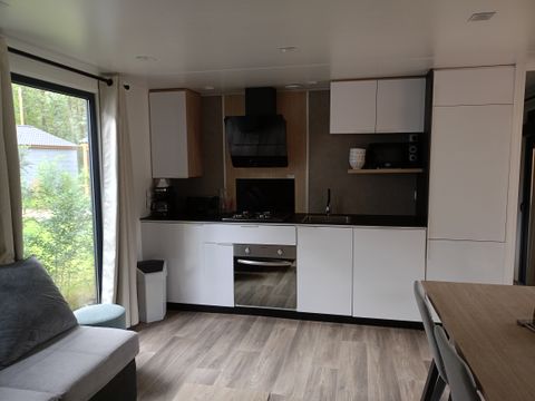 MOBILHOME 8 personnes - Premium - 4 chambres - 3 salles de bain + Terrasse couverte + Clim réversible + TV